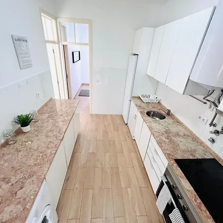 Apartment Spacious Family Flat Ideal For Tourists