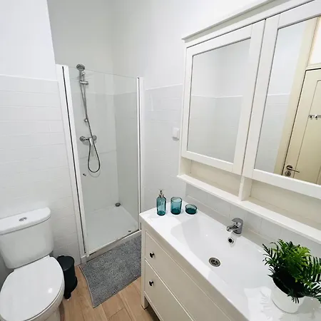 아파트 Spacious Family Flat Ideal For Tourists