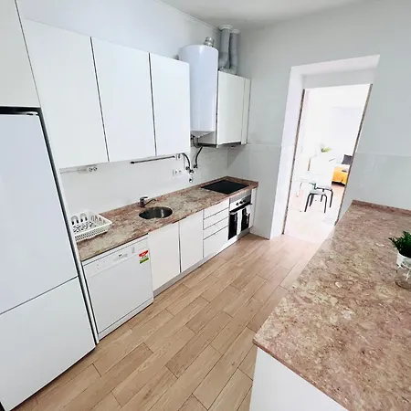 Apartmán Spacious Family Flat Ideal For Tourists